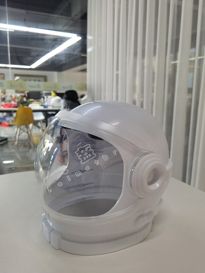 New White Transparent Astronau - đánh giá và giá Cosplay Prop Display